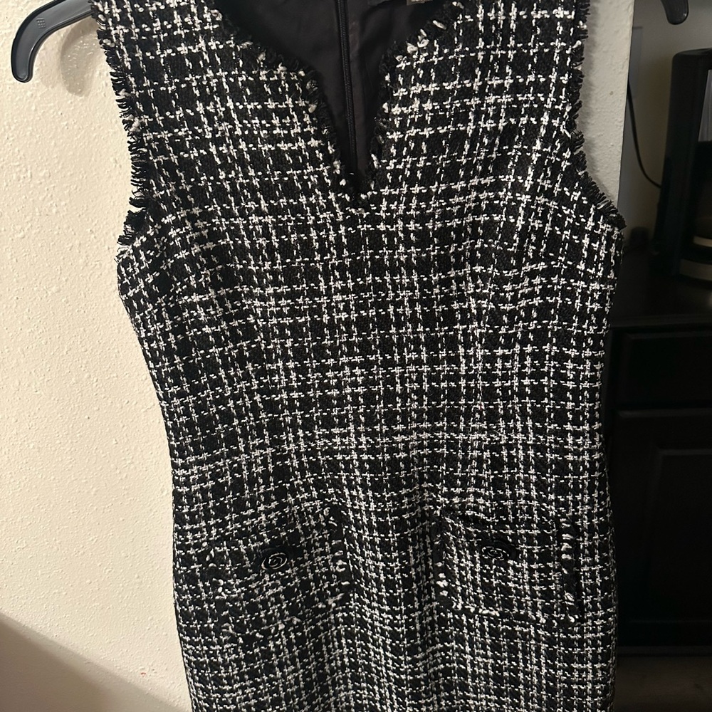 Karl Lagerfeld Black and White Sheath Dress V-Neck Sleeveless